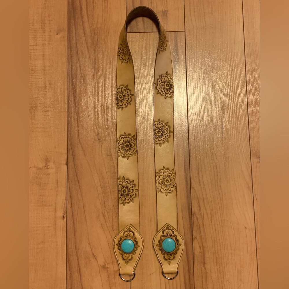 Leather camera strap with turquoise stone
